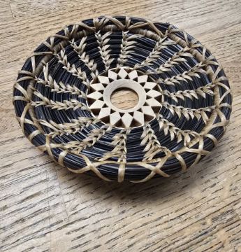 Kit - Pine Needle Trinket Dish Diamond Circle Base Black Needles Beginner Level
