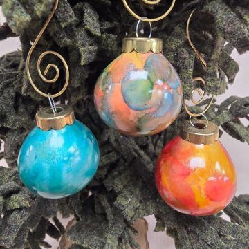 Class - Suzi Nonn November 22nd Morning Alcohol Ink Gourdaments dozen ornaments