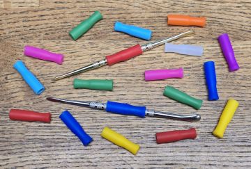 Tool - Tool Mini Gripper Silicone Solid Random Colors
