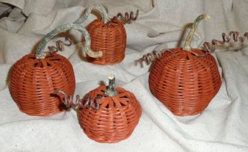 Pattern - Emma's Tiny Pumpkin  Basket by Bowers